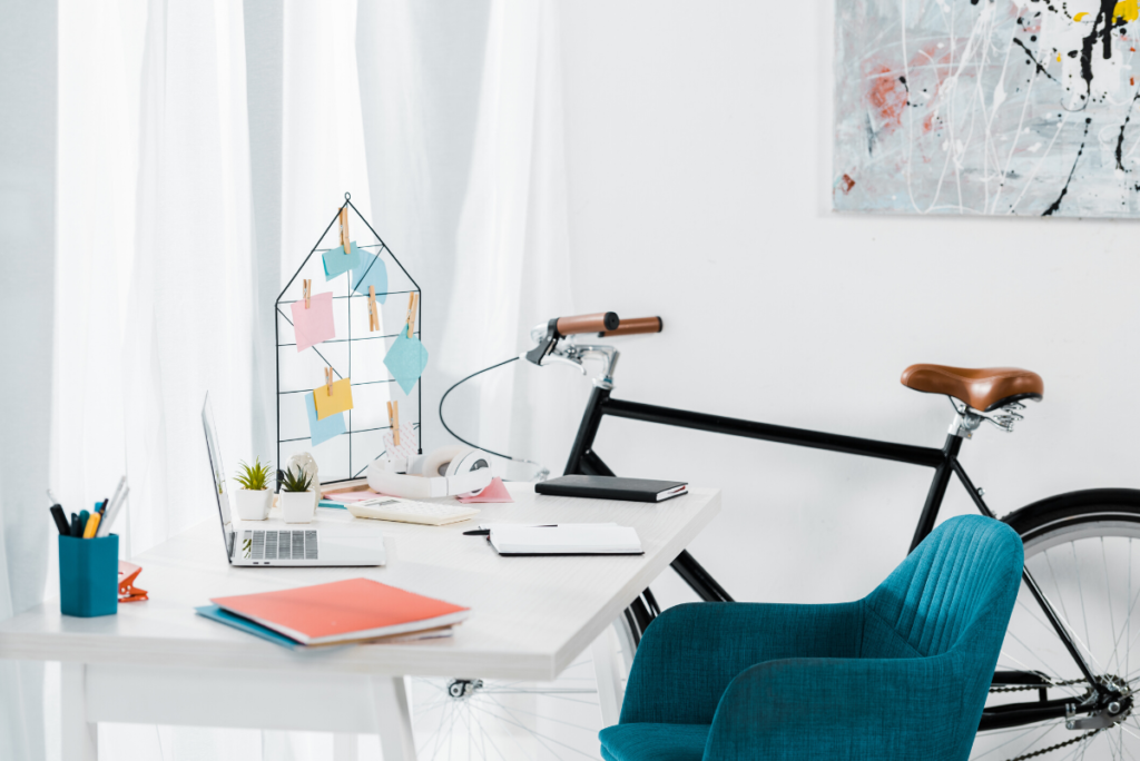 Home office - jak przeorganizować pokój na biuro?